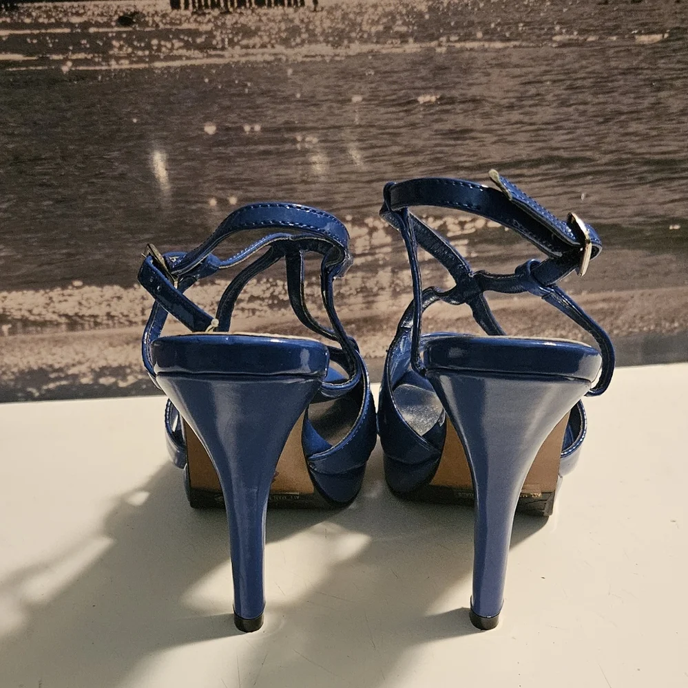 NWOT Lasonia Sling Back Heels